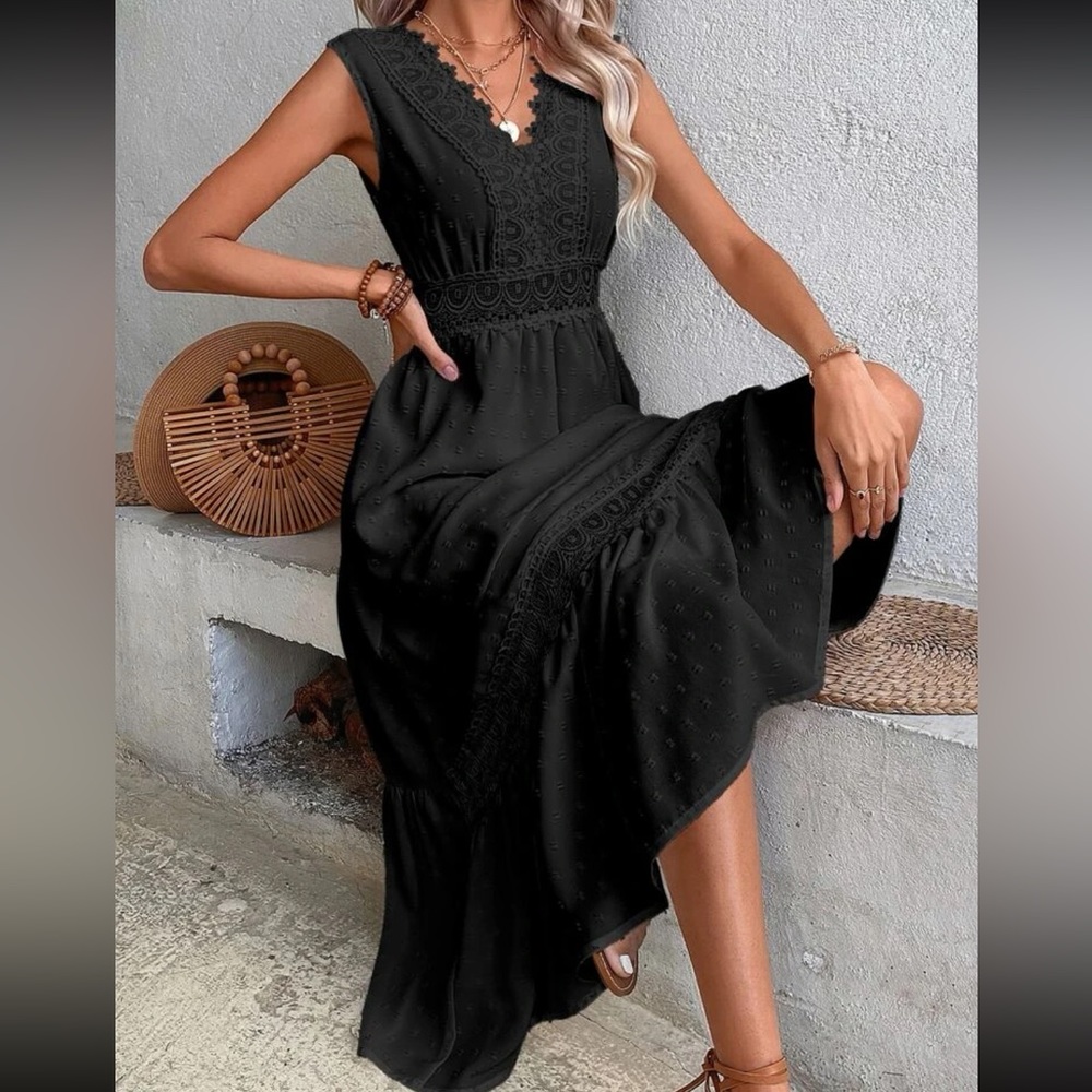 Kara and Kate Black Sleeveless V-Neck Lace Maxi Dress
